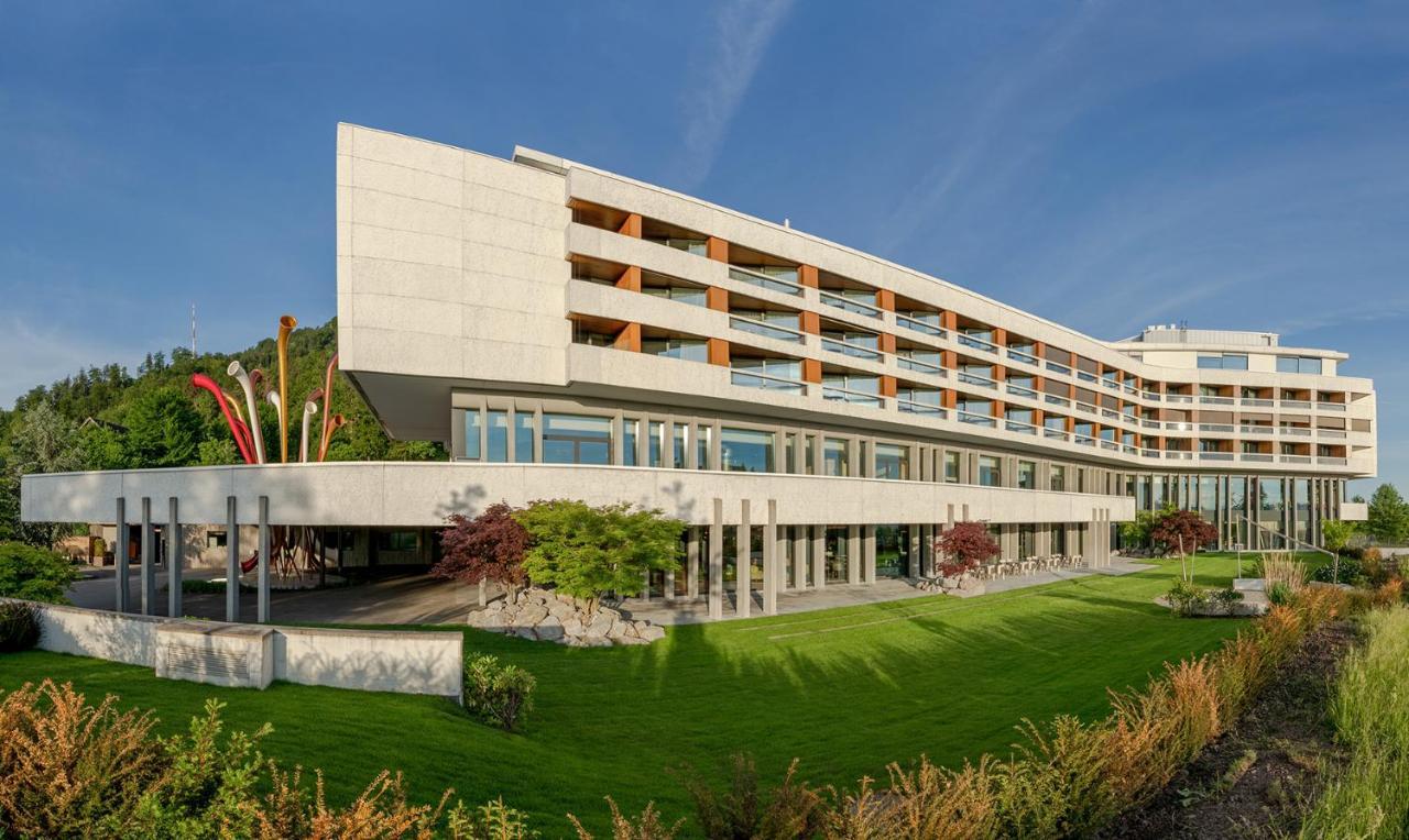 Five Zurich - Luxury City Resort المظهر الخارجي الصورة The main building of the University of St. Gallen