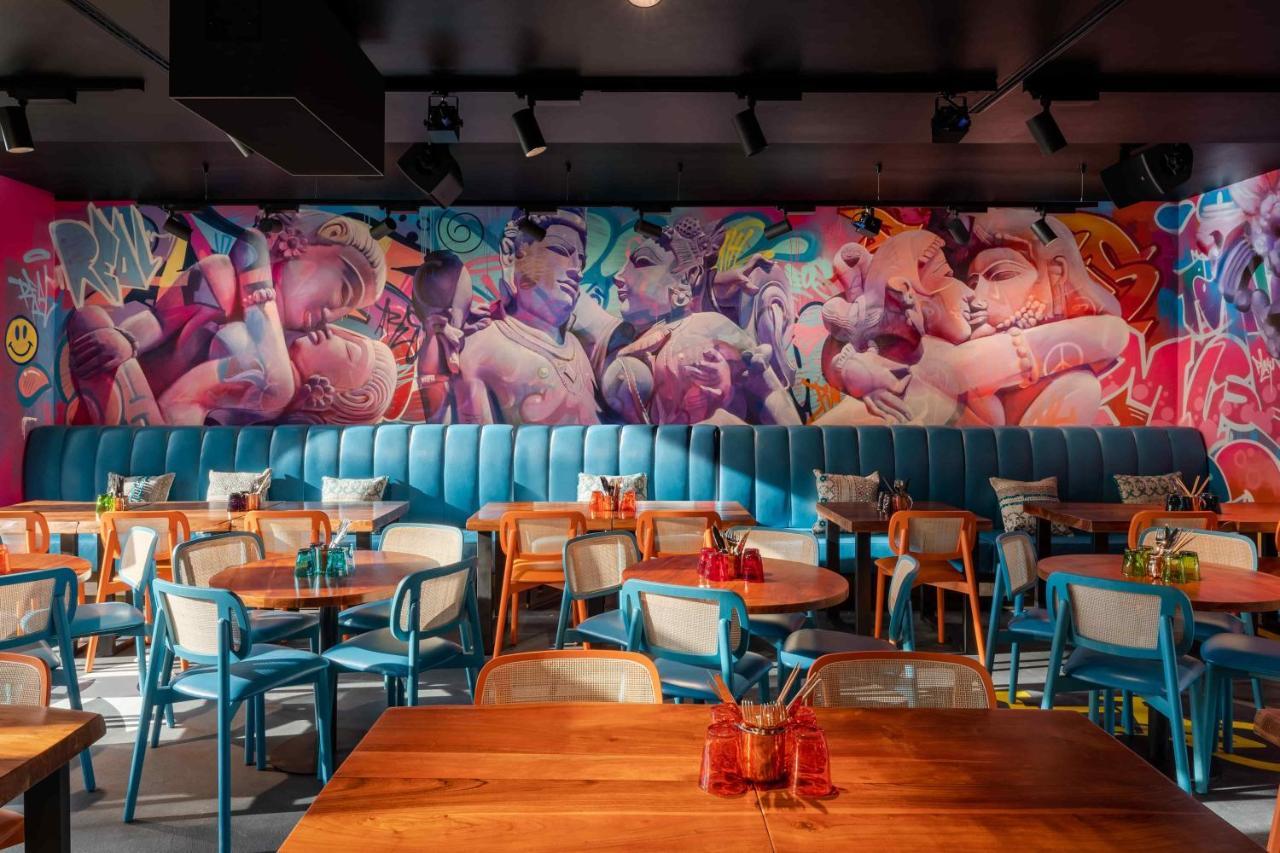 Five Zurich - Luxury City Resort المظهر الخارجي الصورة Interior of a restaurant in the complex