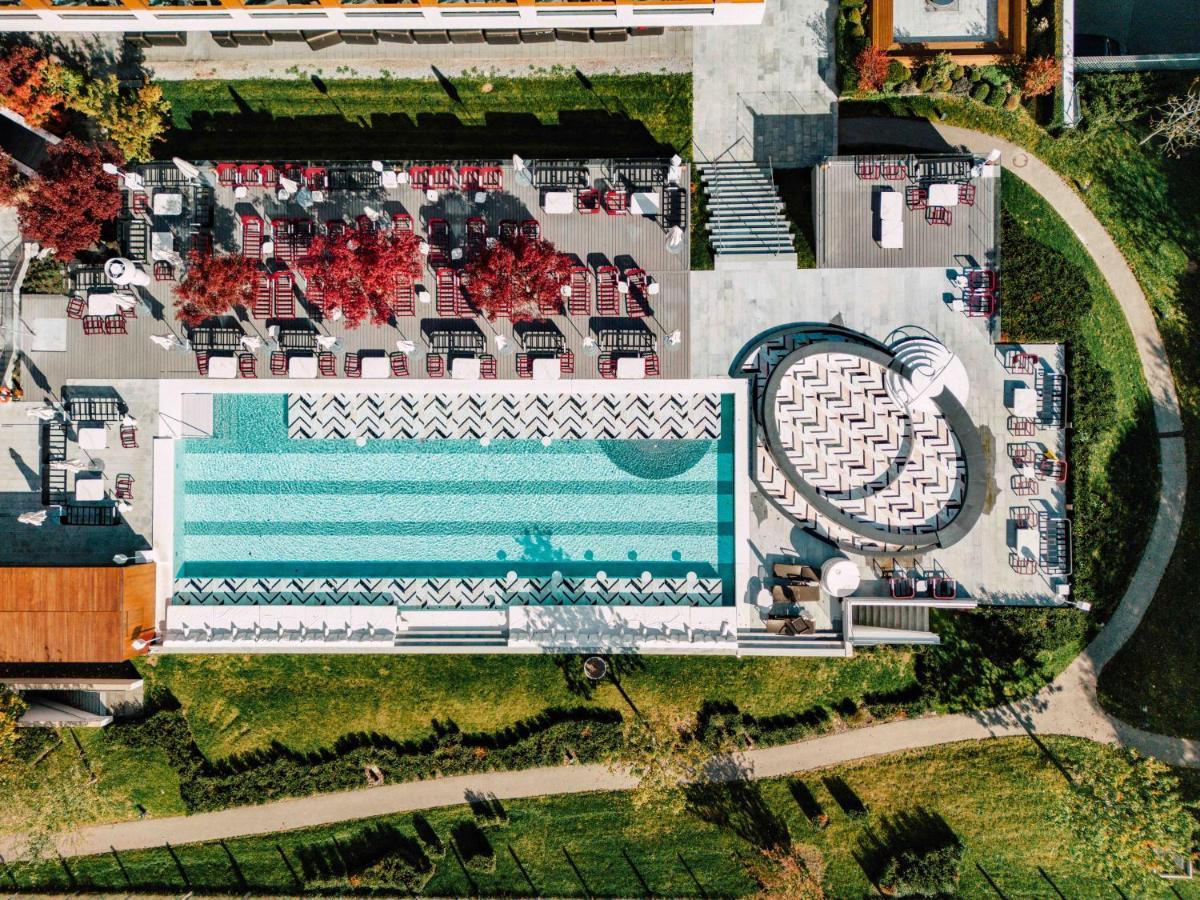 Five Zurich - Luxury City Resort المظهر الخارجي الصورة Aerial view of the pool