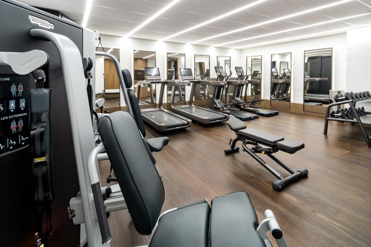 Five Zurich - Luxury City Resort المظهر الخارجي الصورة The gym at the hotel