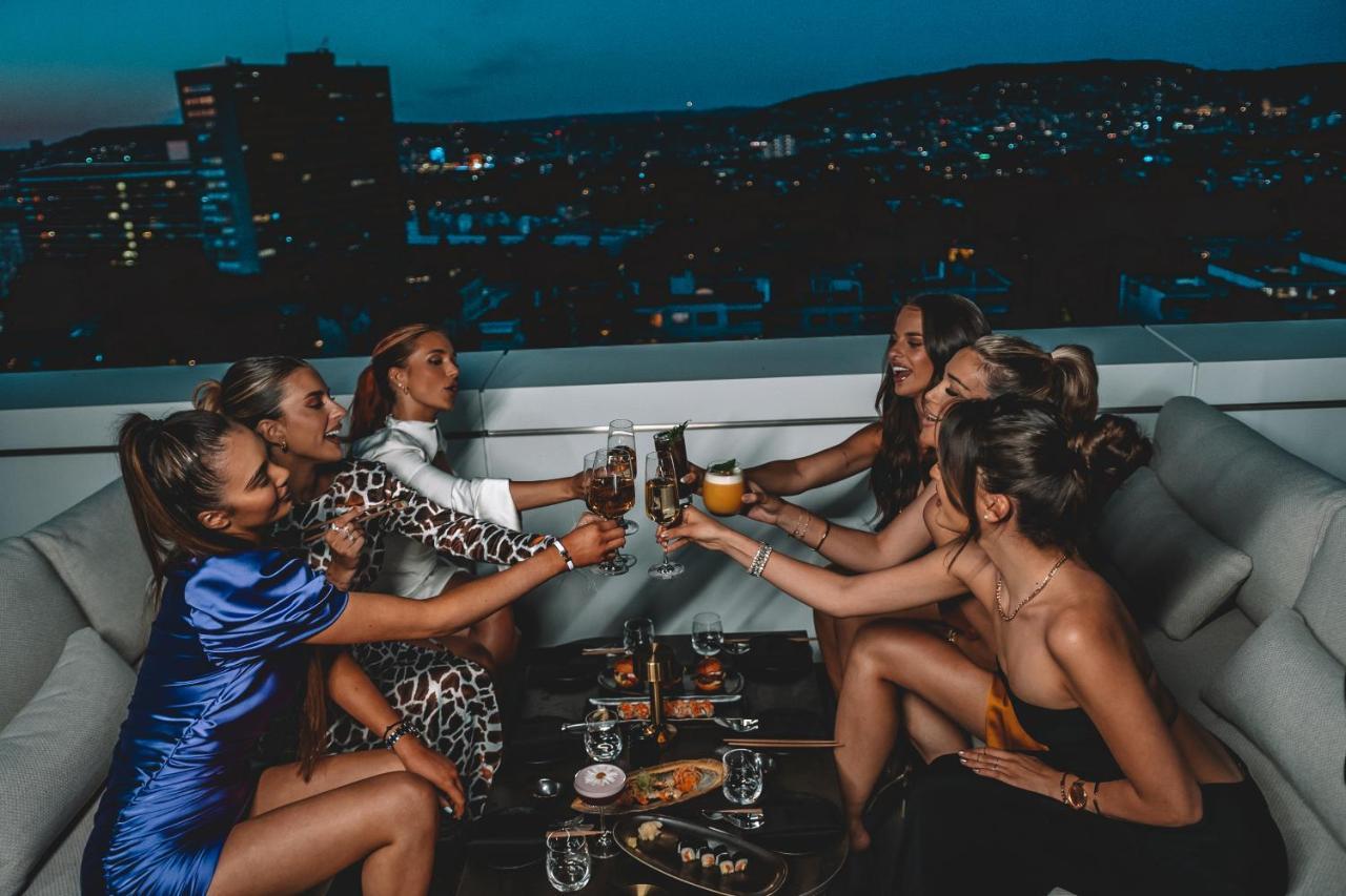 Five Zurich - Luxury City Resort المظهر الخارجي الصورة Skyline Bar